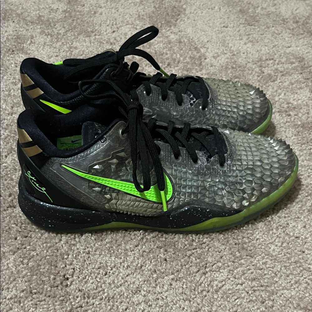 Nike Kobe 8 SS Excellent Condition Black and Neon Green size 6.5 Y - Picture 4 of 10